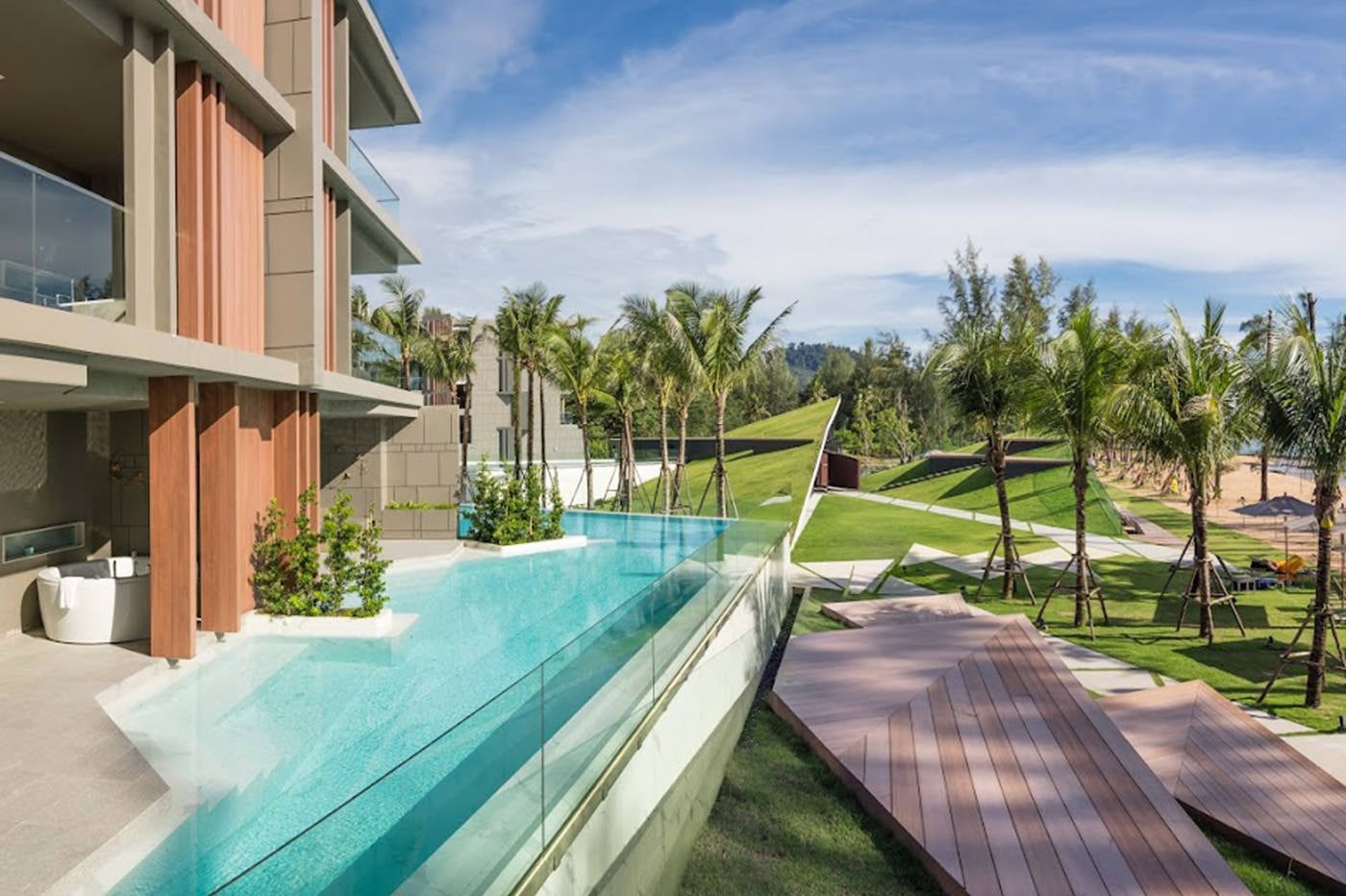 La Vela Khao Lak, Bang Niang Beach