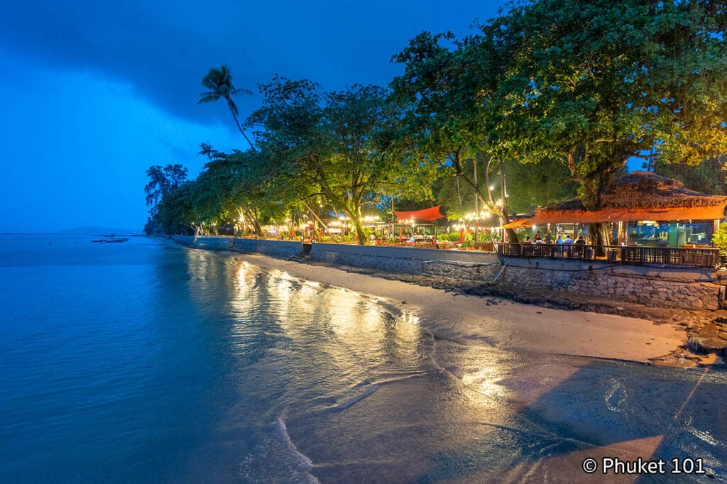 Kan Eang at Pier in Phuket