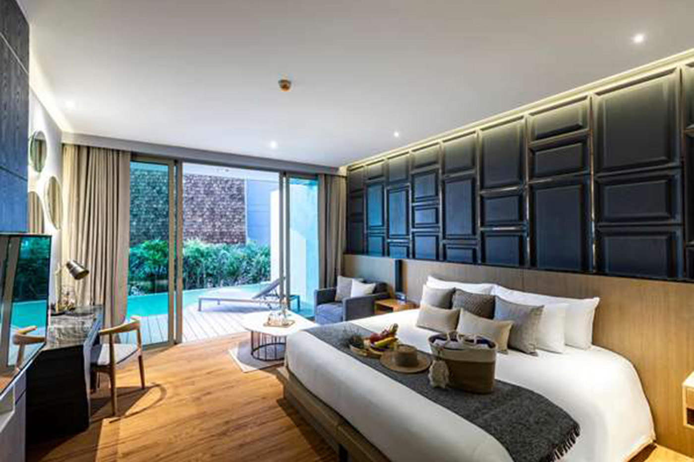 Wyndham Grand Nai Harn Beach