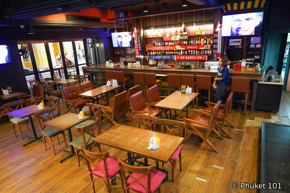 Cue Bar In Phuket Town | A Rooftop Bar & Restaurant In Phuket Town