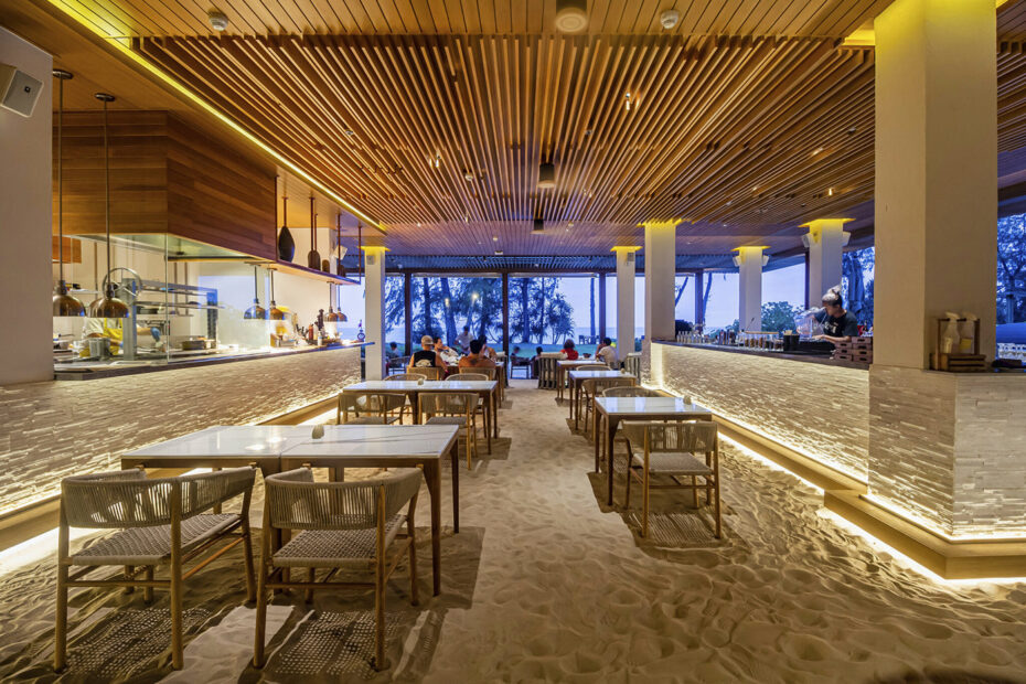 Sand Box Beachfront Bar-6