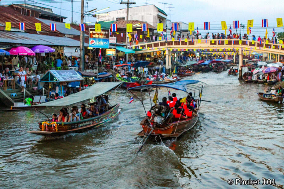 Mercati galleggianti vicino a Bangkok