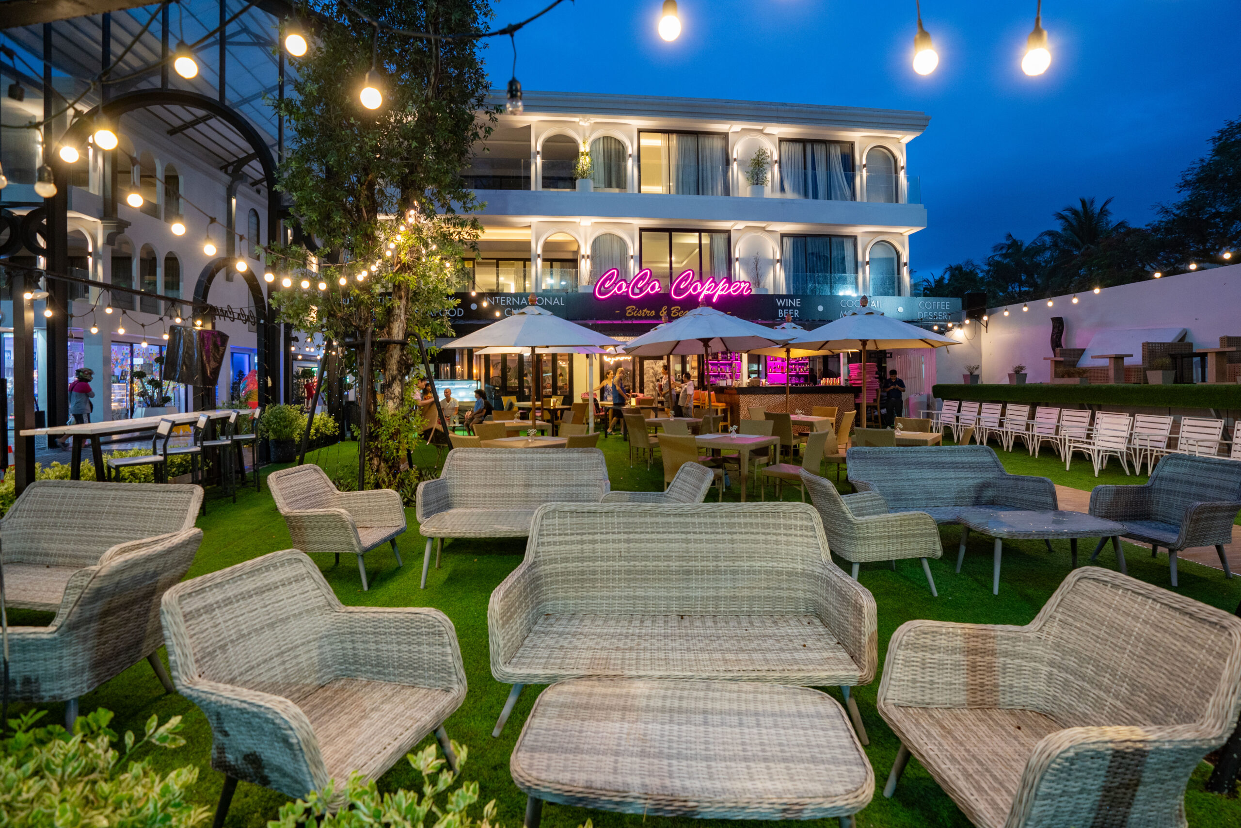 Coco Copper Bistro & Beach Bar in Patong Beach