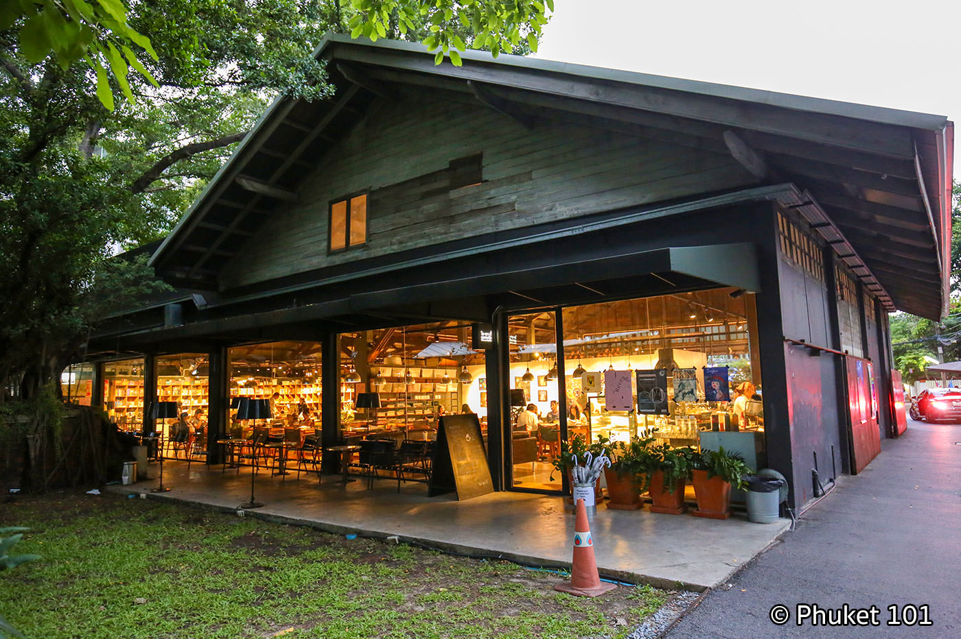 The Never Ending Summer Restaurant