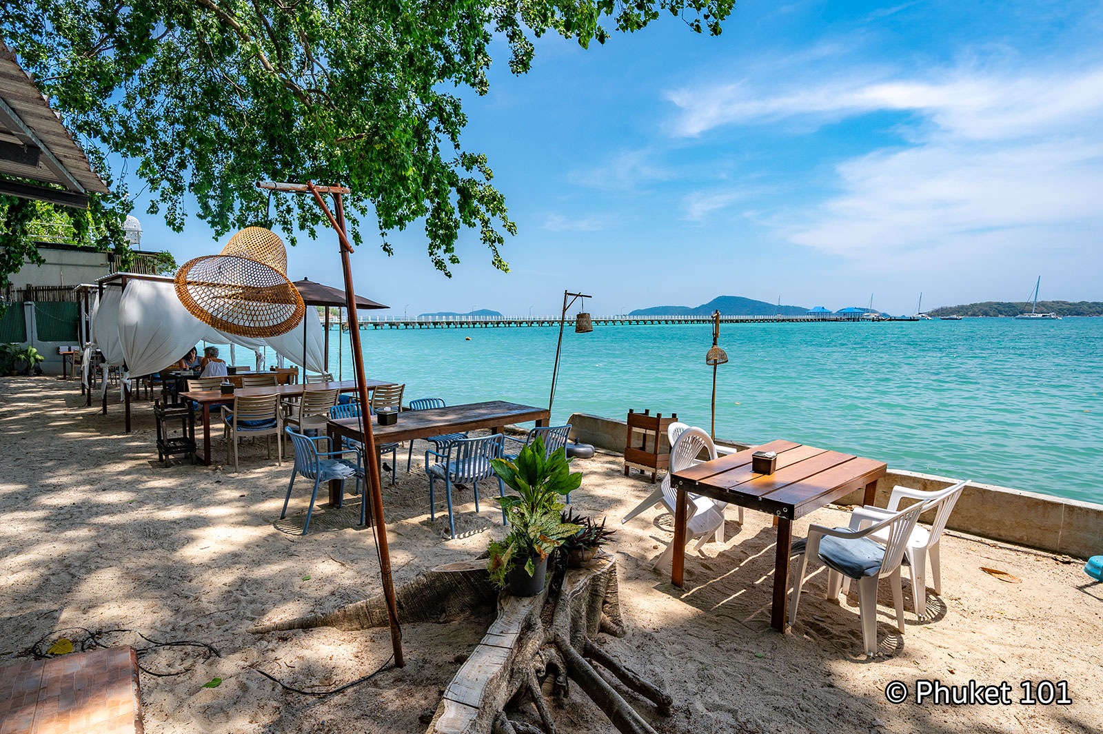 Ban Rimlay Restaurant in Rawai