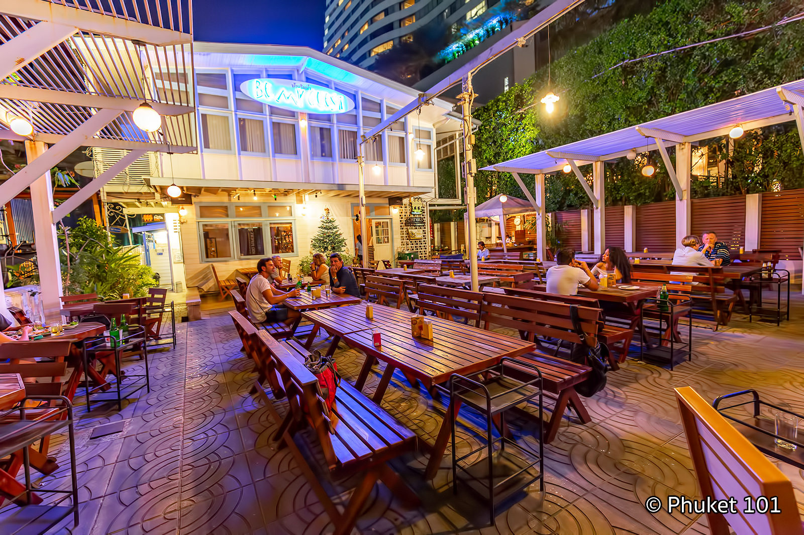 Be My Guest Restaurant on Bangkok Riverside
