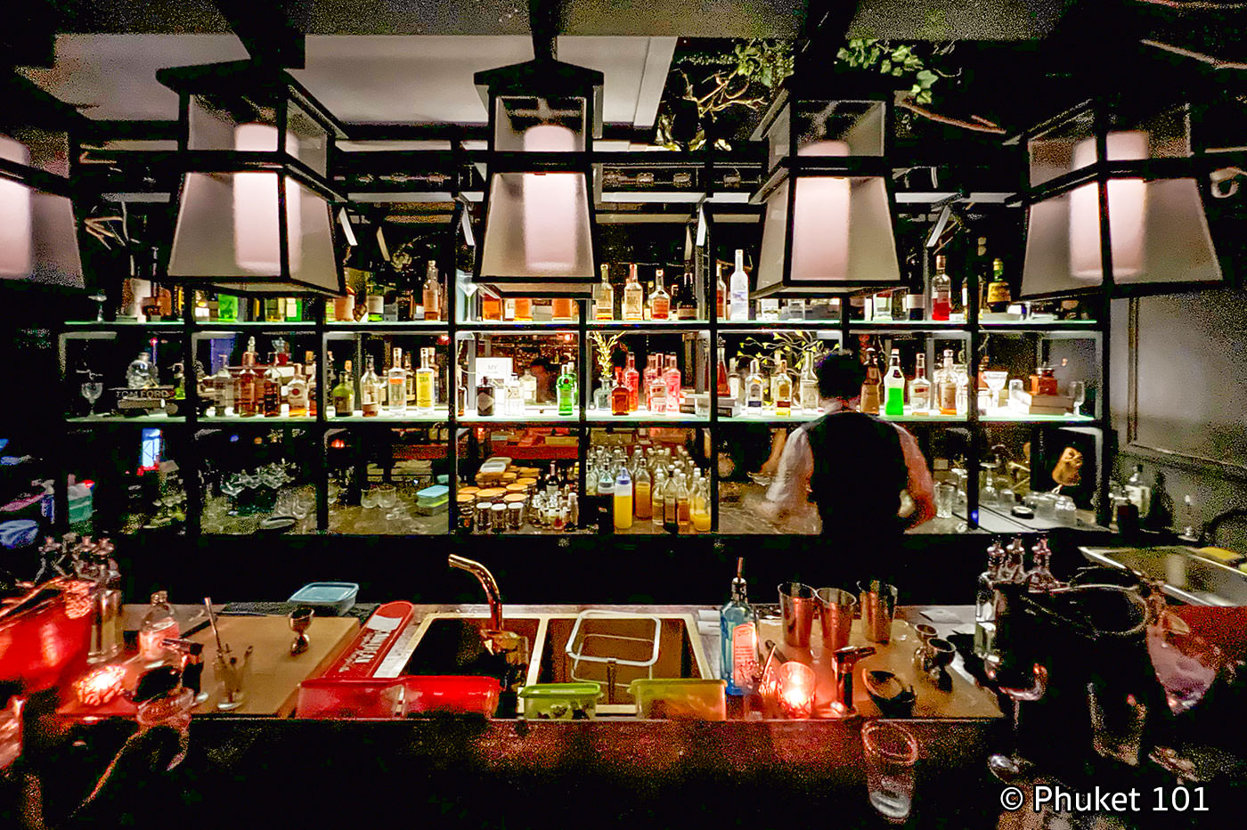 Laoteng Bar on Yaowarat Road in Bangkok Chinatown