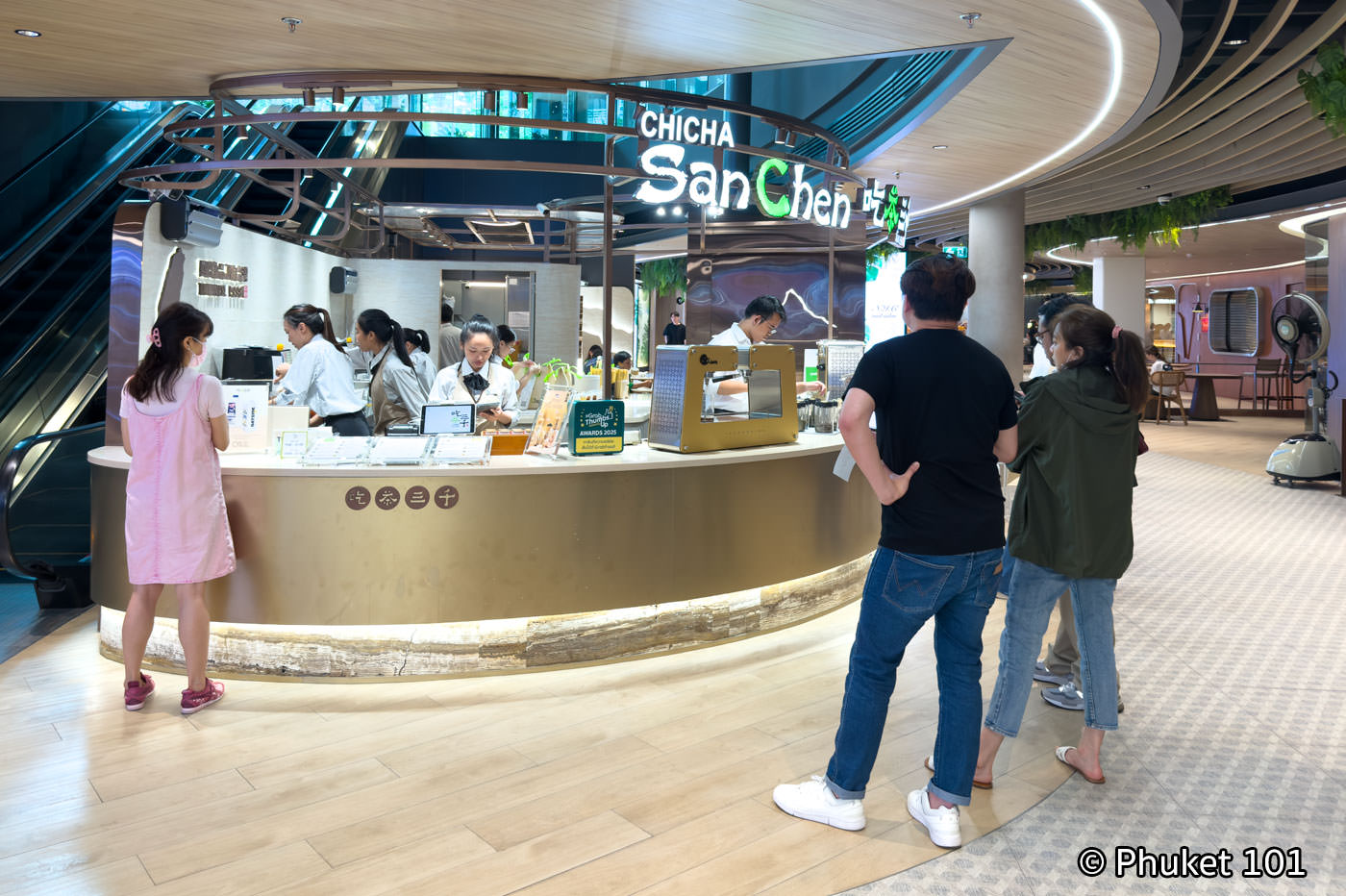 ChiCha San Chen Tea Shop at Velaa Sindhorn Village on Langsuan Road