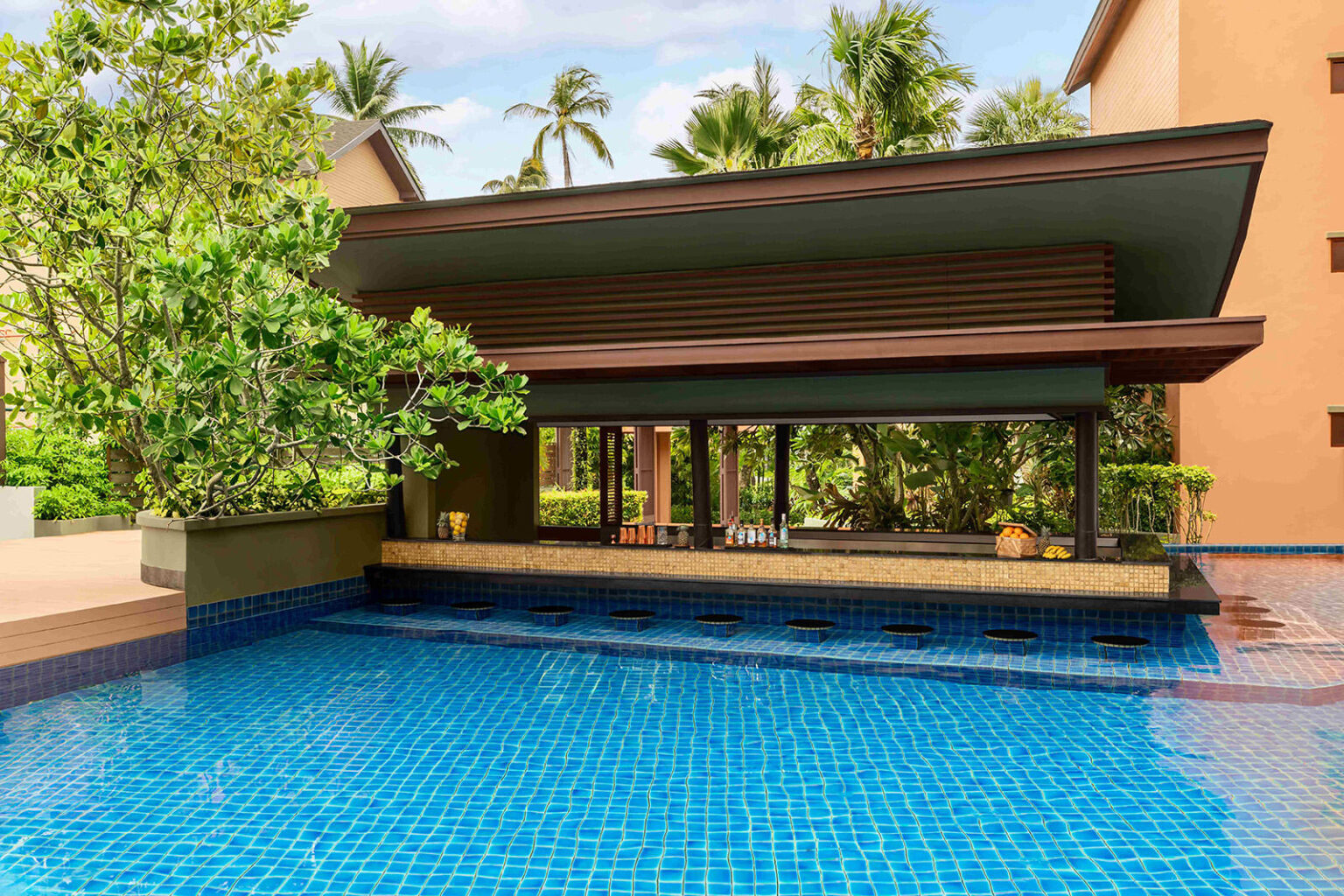 Below 47 Swim Up Bar