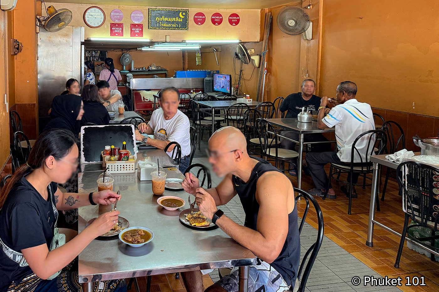 Roti Thaew Nam in Phuket Town