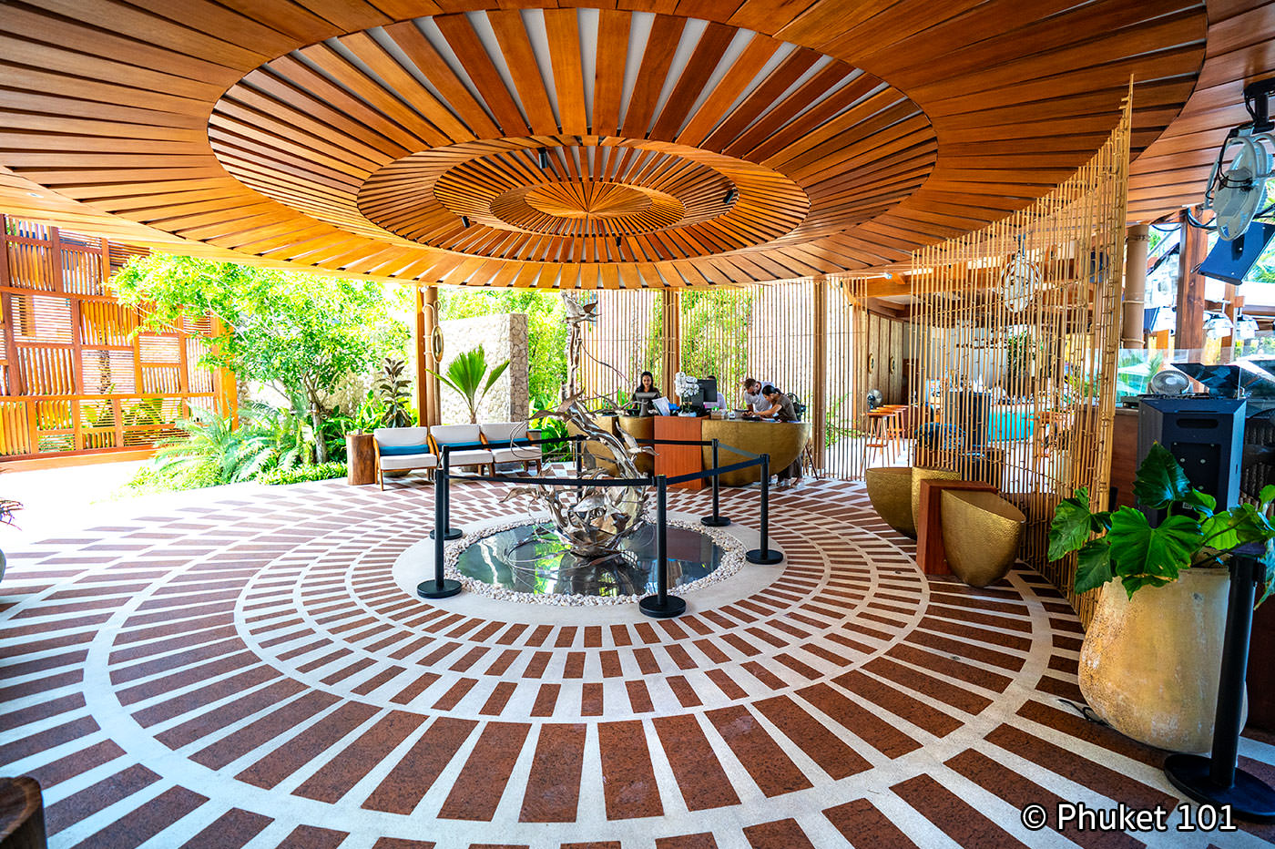 Barra Cuda Beach Club Phuket in Patong Beach