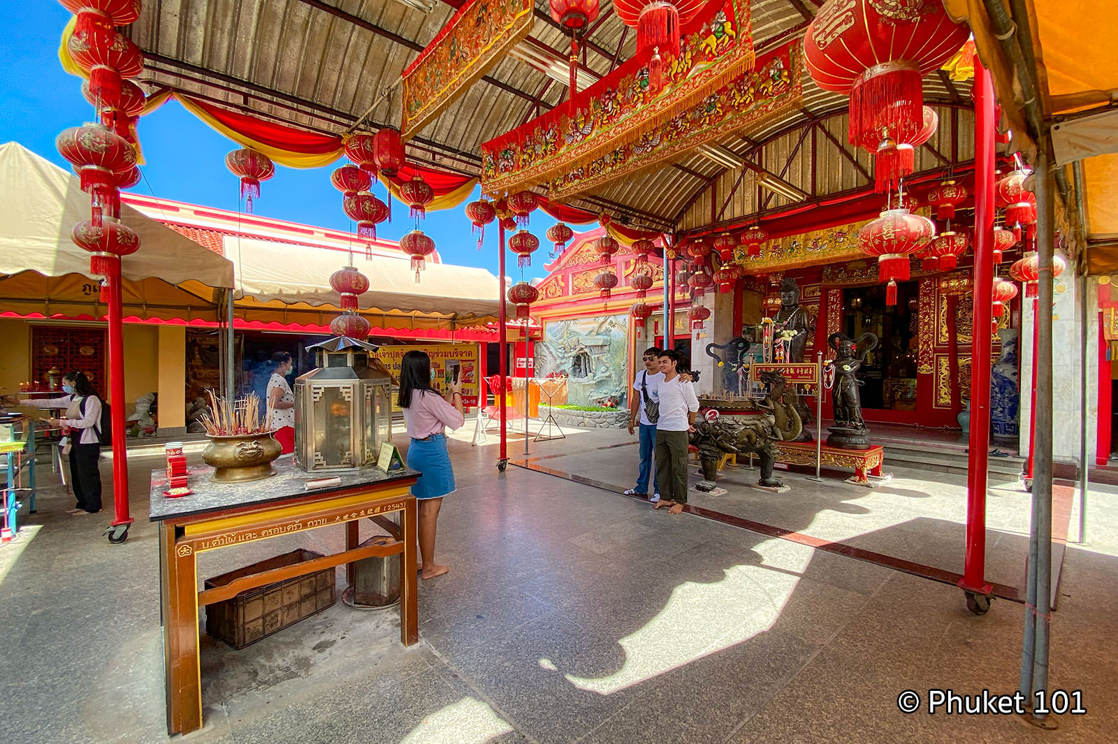 Put Jaw Shrine Phuket Town