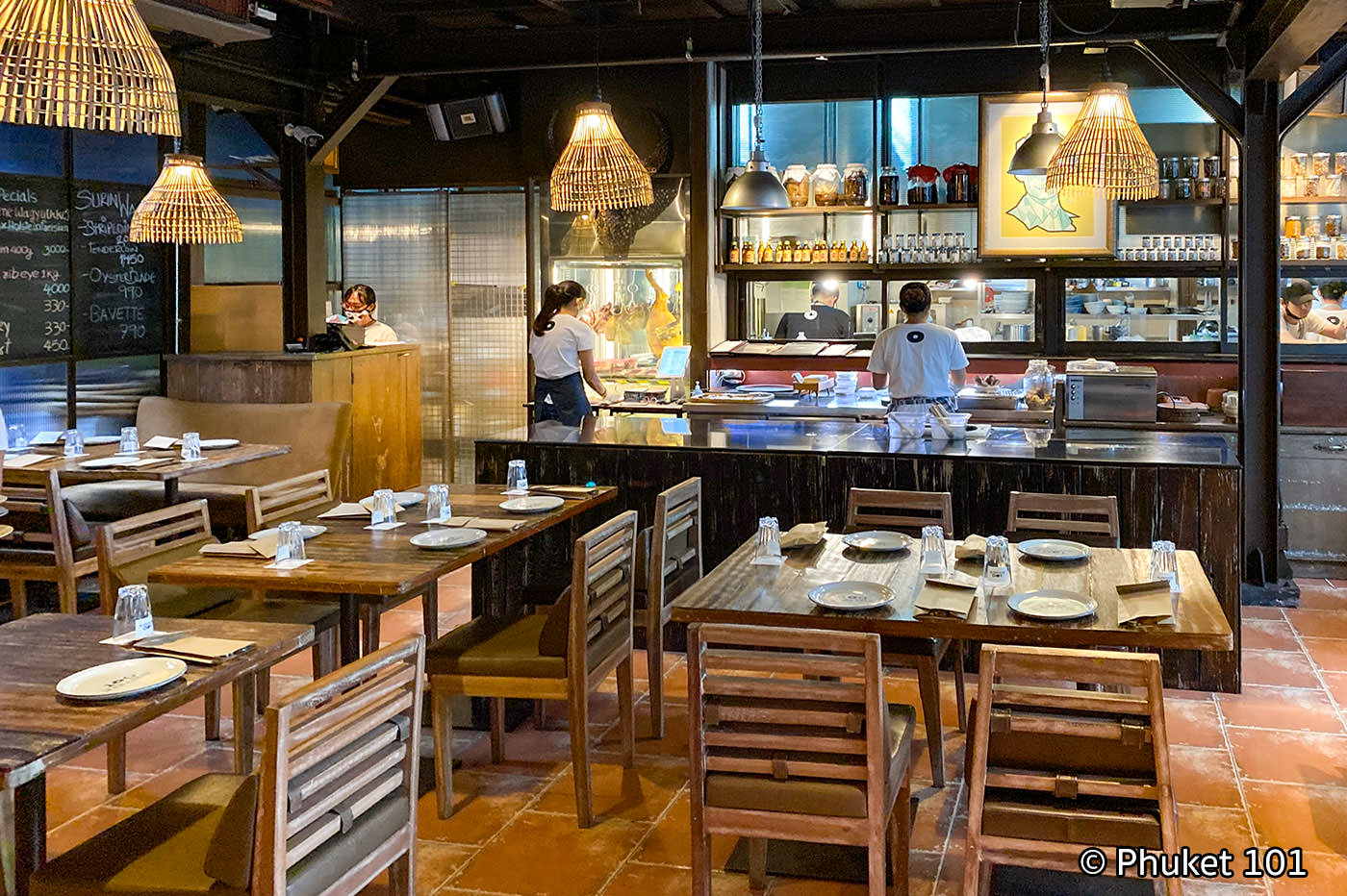 100 Mahaseth Restaurant in Bangrak, Bangkok