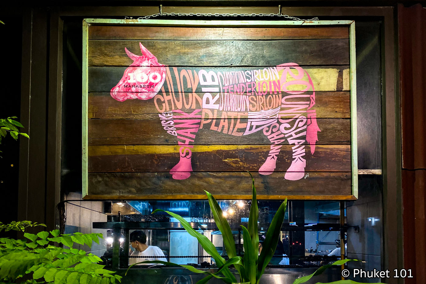100 Mahaseth Restaurant in Bangrak, Bangkok