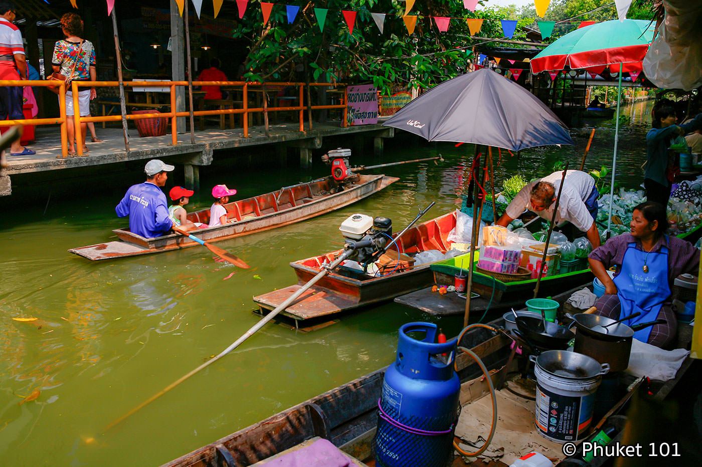 Khlong Lat Mayom Floating Market