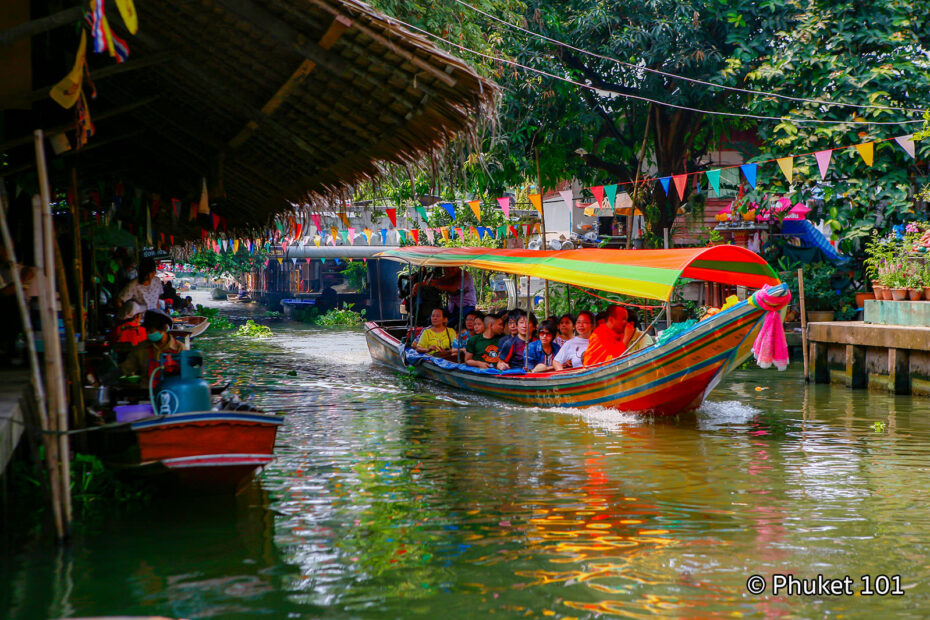 Khlong Lat Mayom Floating Market