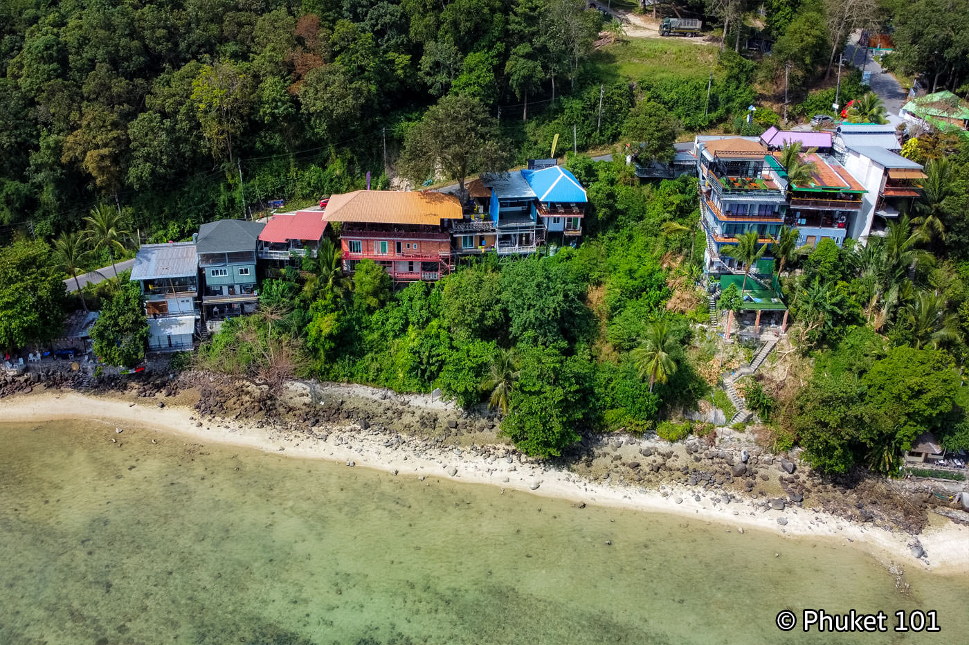 Tri Trang Restaurants on the road to Paradise Beach