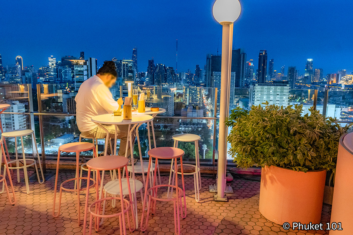 Paradise Lost Rooftop Bar in Bangkok