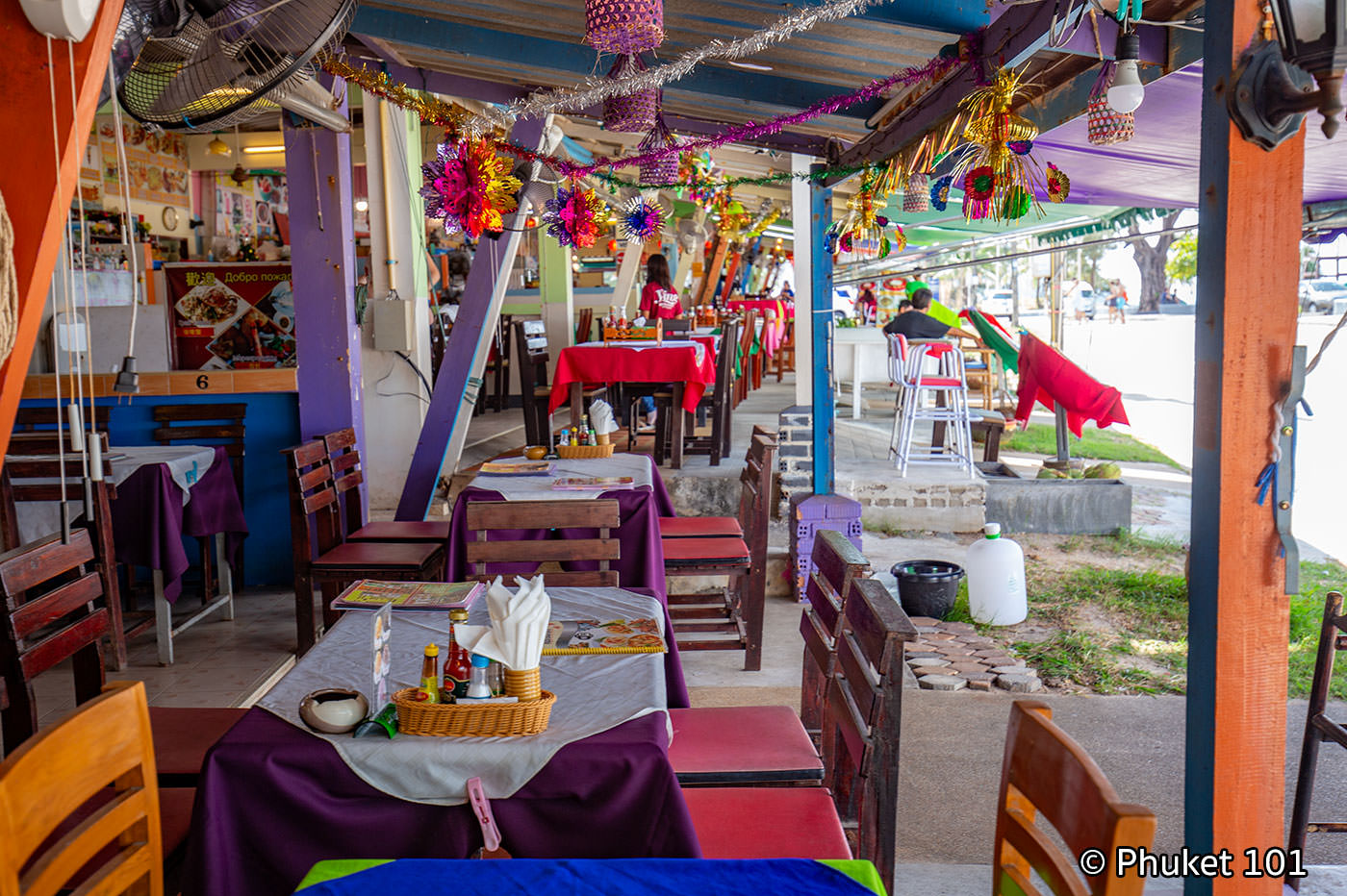 Seafood Restaurants By The Lake in Karon Beach