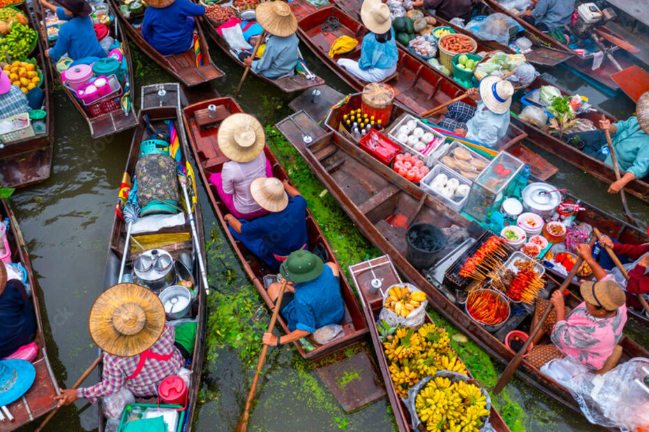 Damnoen Saduak Floating Market