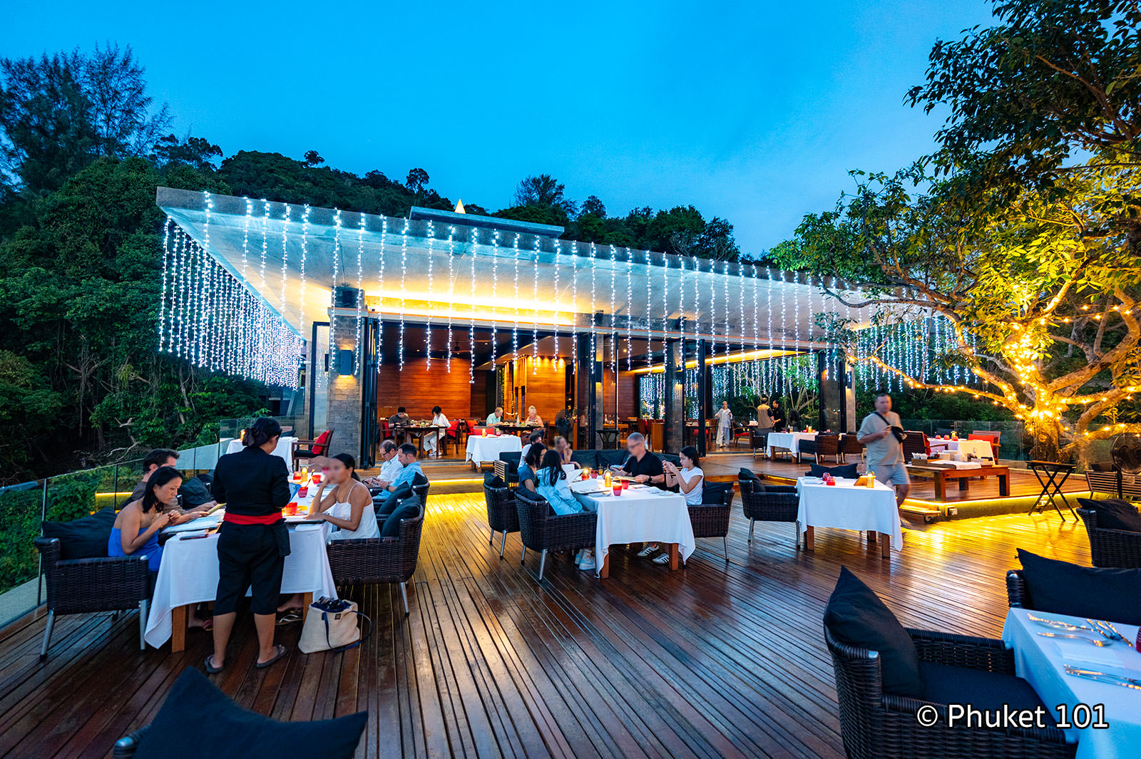 Talung Thai Restaurant at Paresa Resort