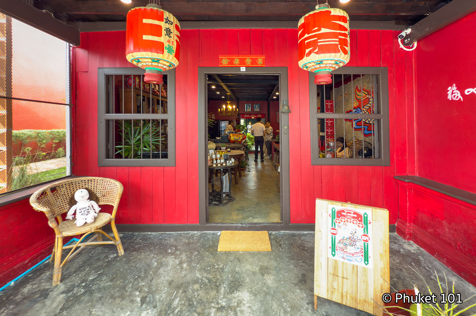 TOH DAENG at Phuket Old Town