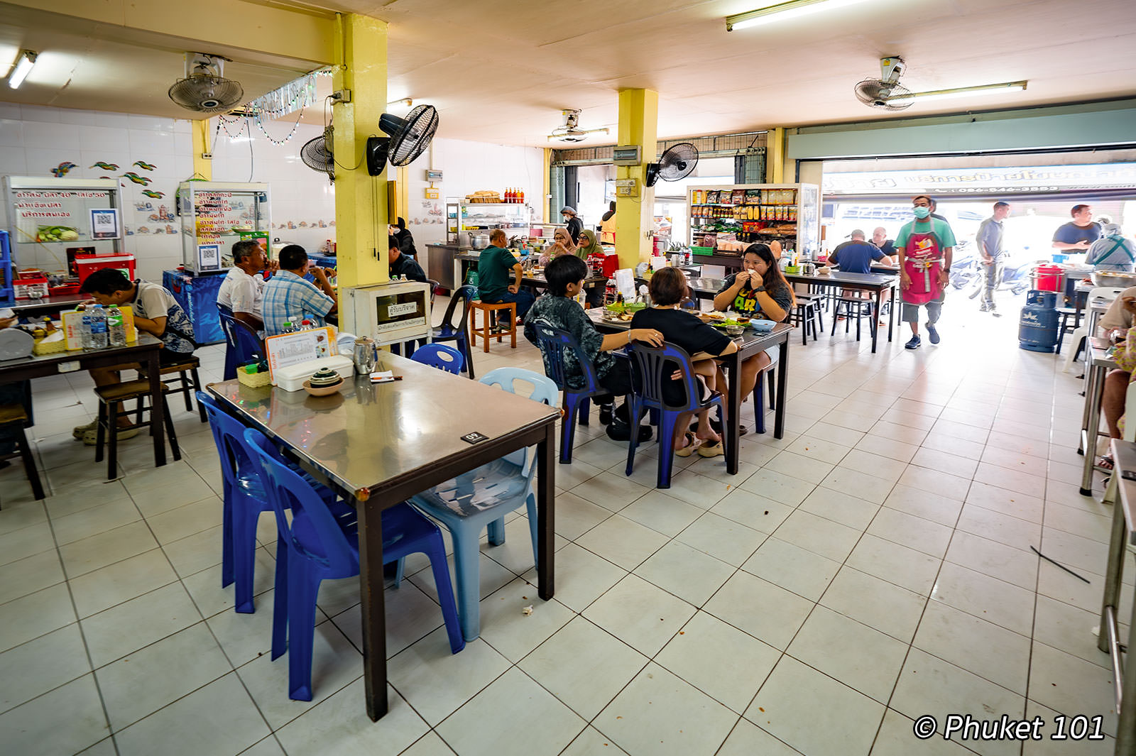 Roti Chaofa in Phuket Town