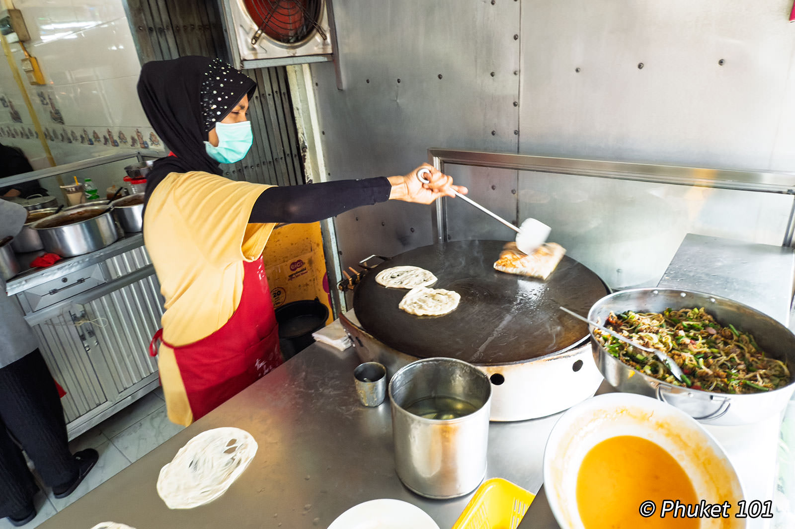Roti Chaofa in Phuket Town