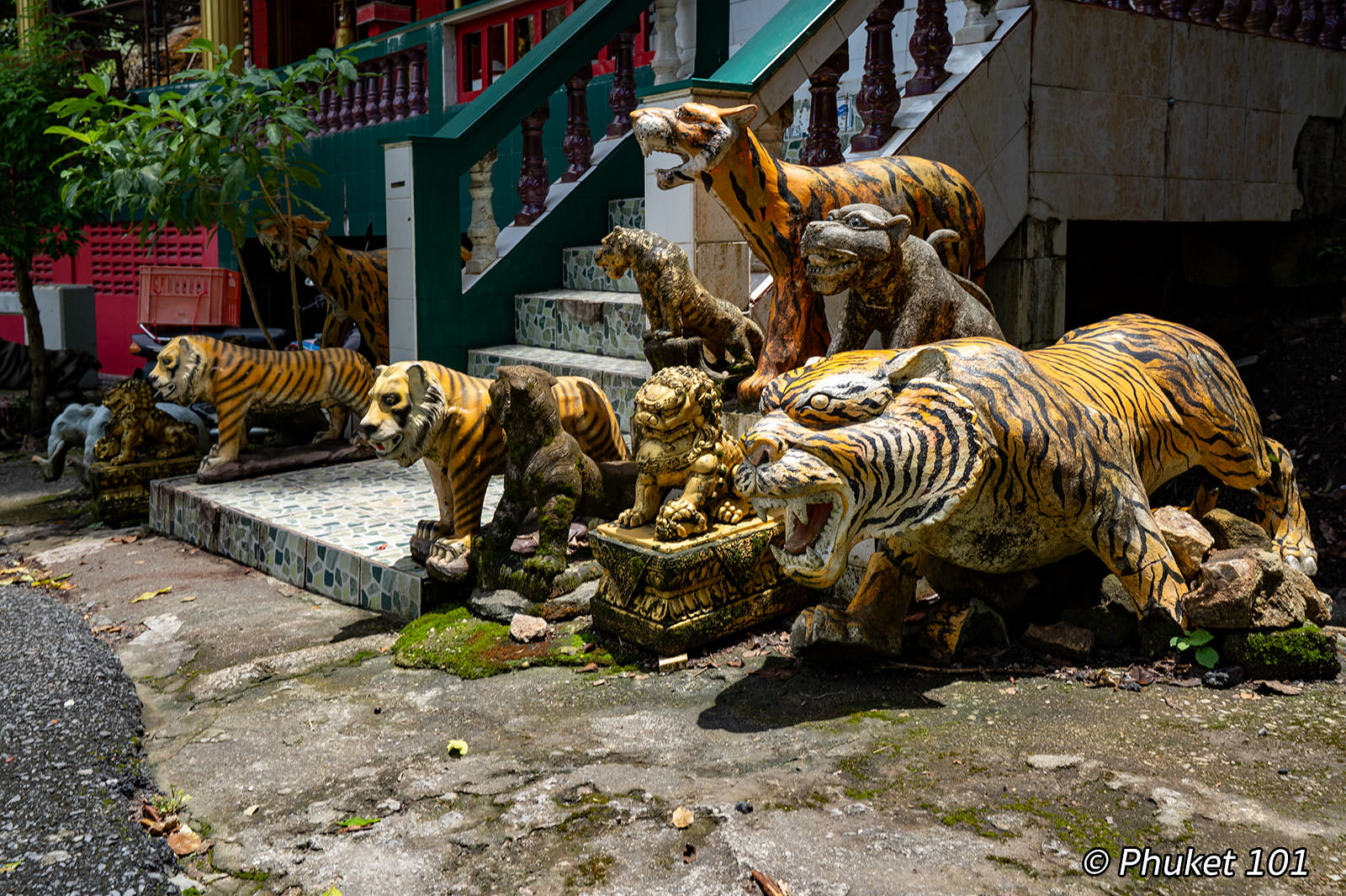 Pho Ta Toh Sae Shrine in Phuket Town