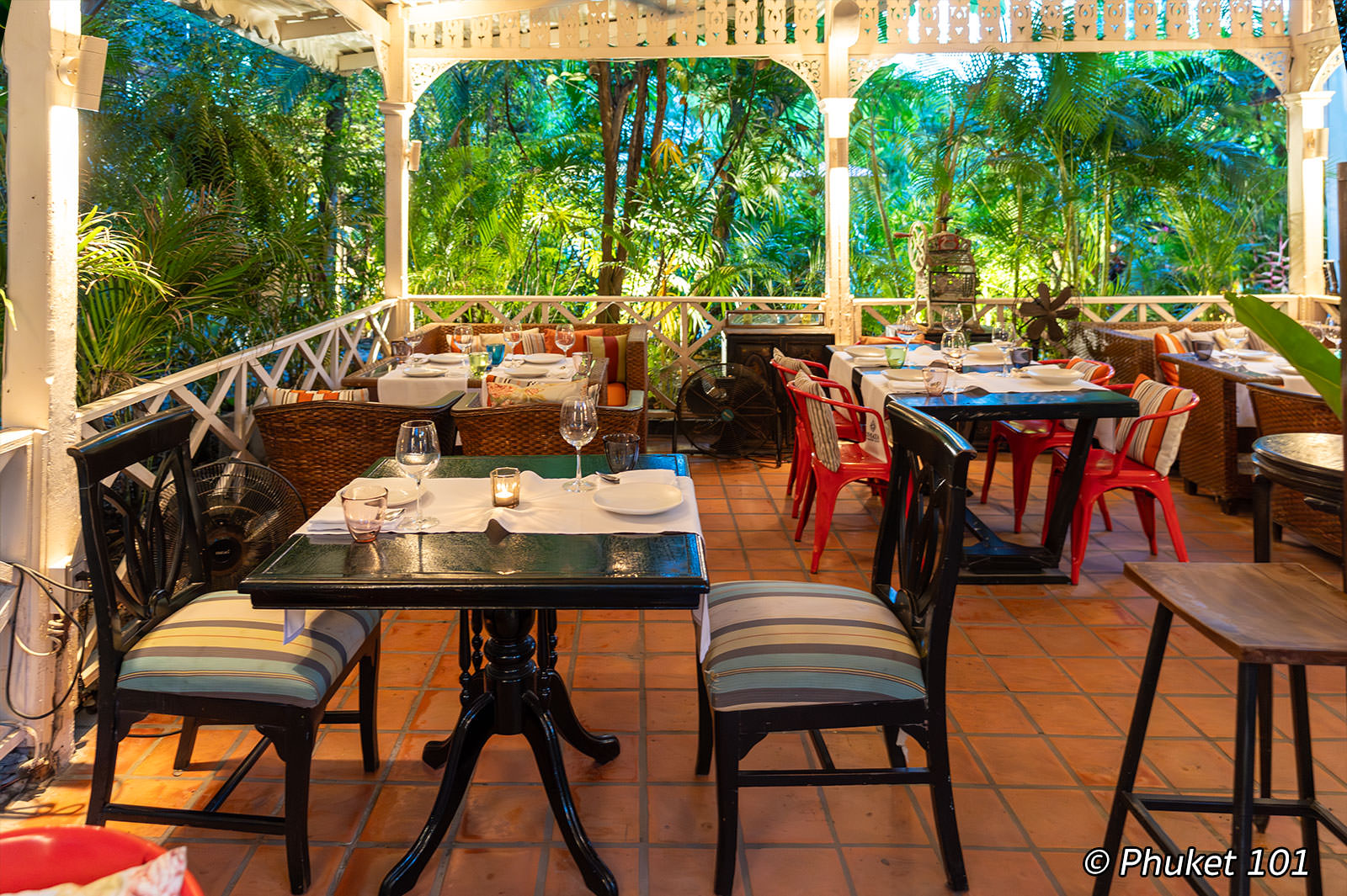 Issaya Siamese Club, Thai Restaurant in Bangkok