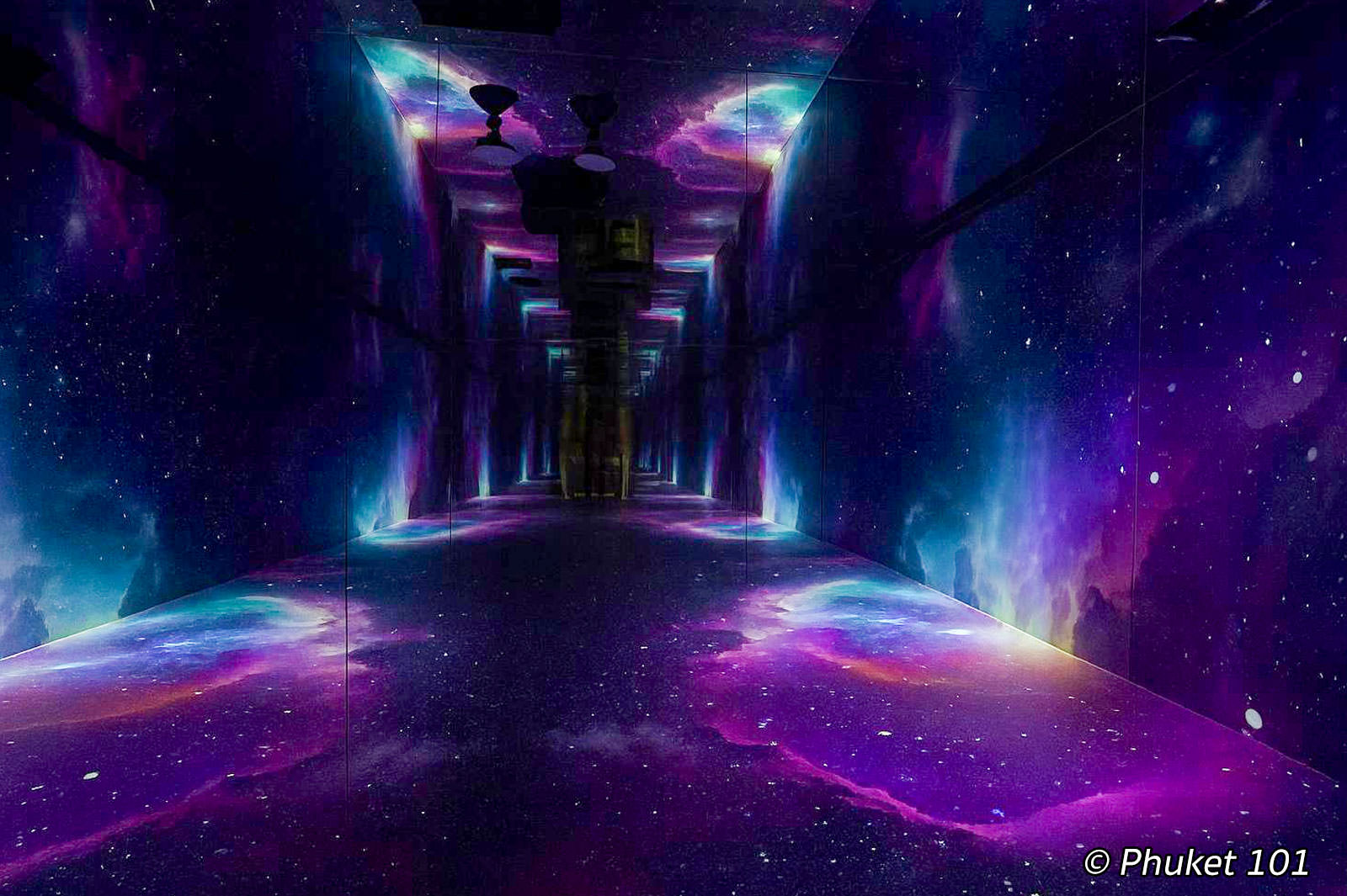 Raum- und Zeitwürfel in Bangkok