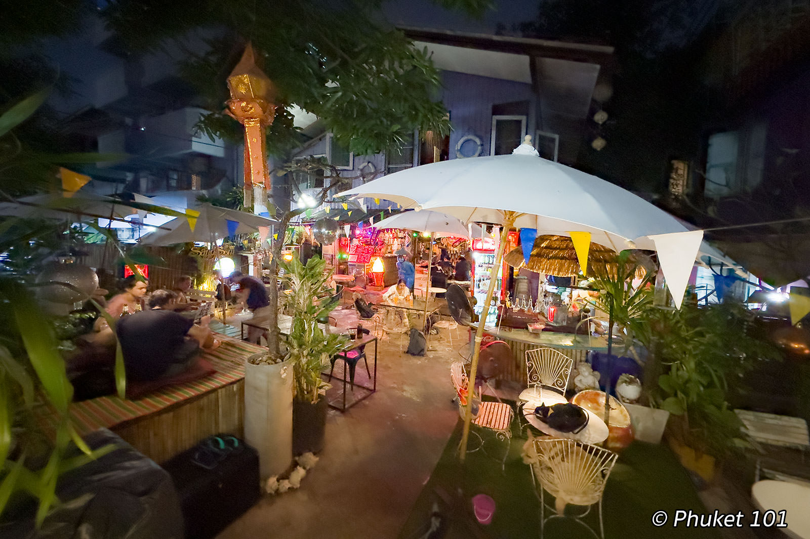 Phra Athit Road in Bangkok, near Khaosan Road