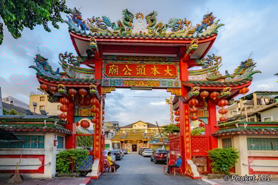 Lao Pun Tao Kong Shrine on Song Wat Road in Bangkok