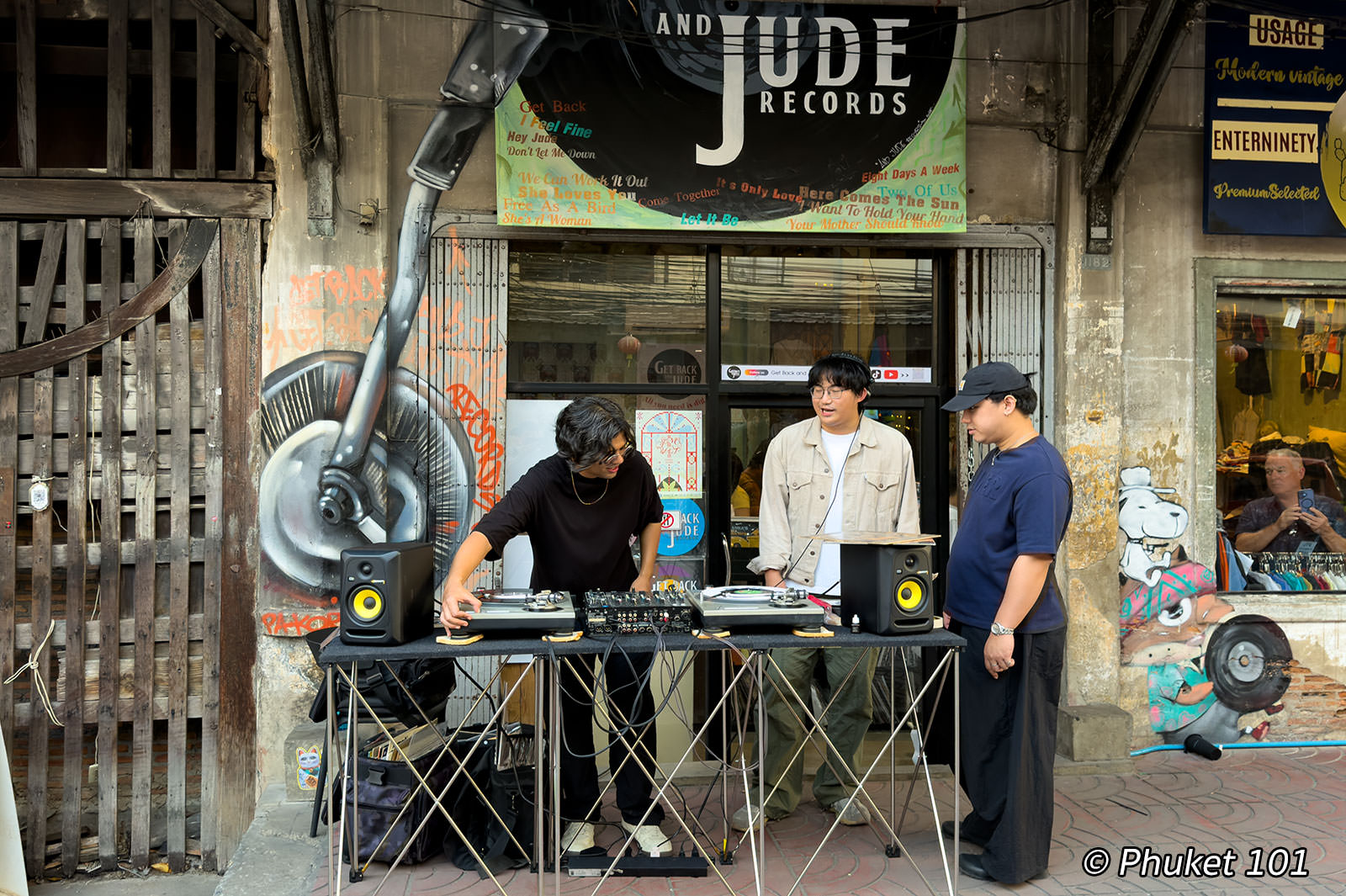 Analog Space & Vintage Shop on Song Wat Road