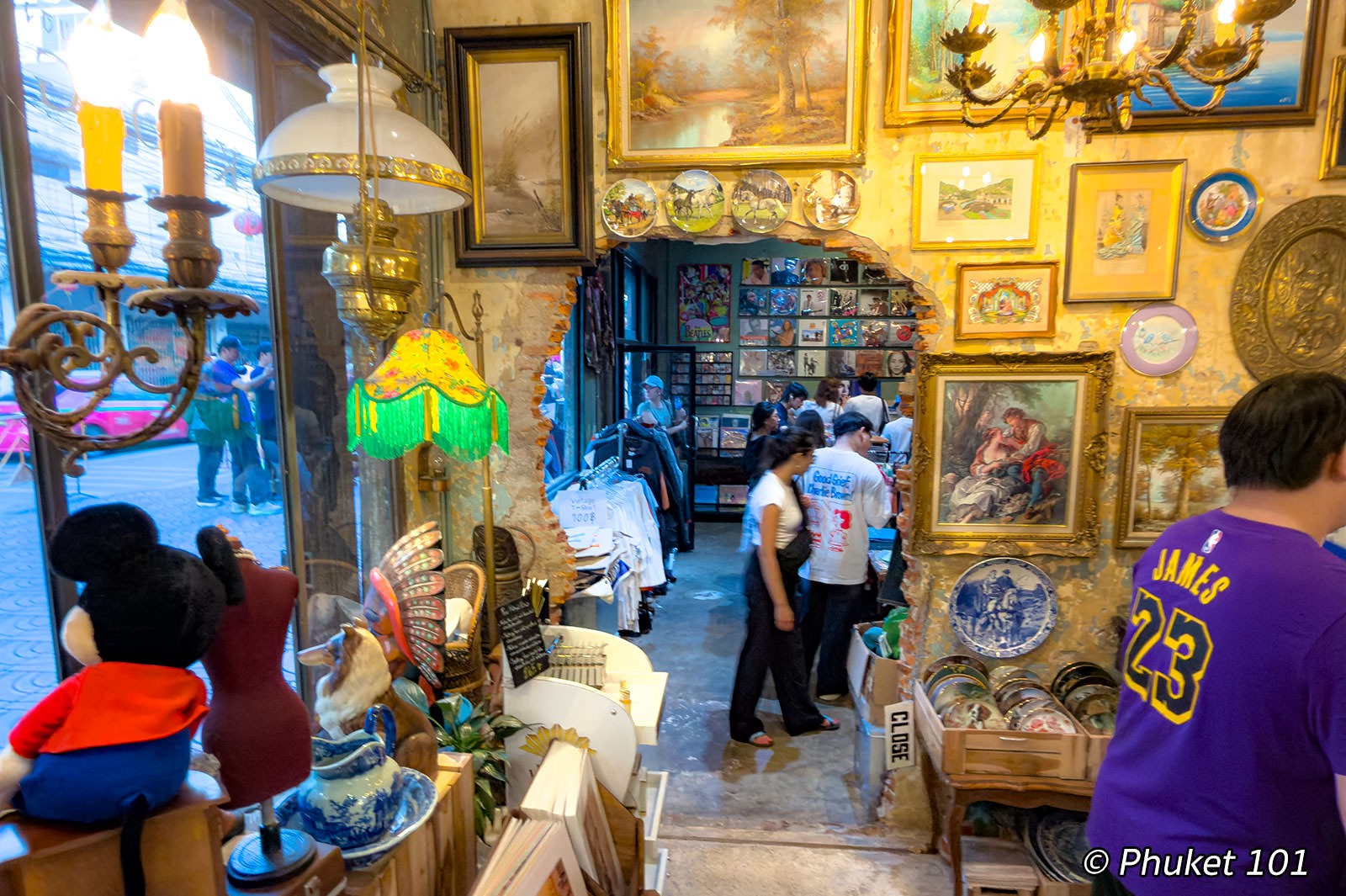 Analog Space & Vintage Shop on Song Wat Road