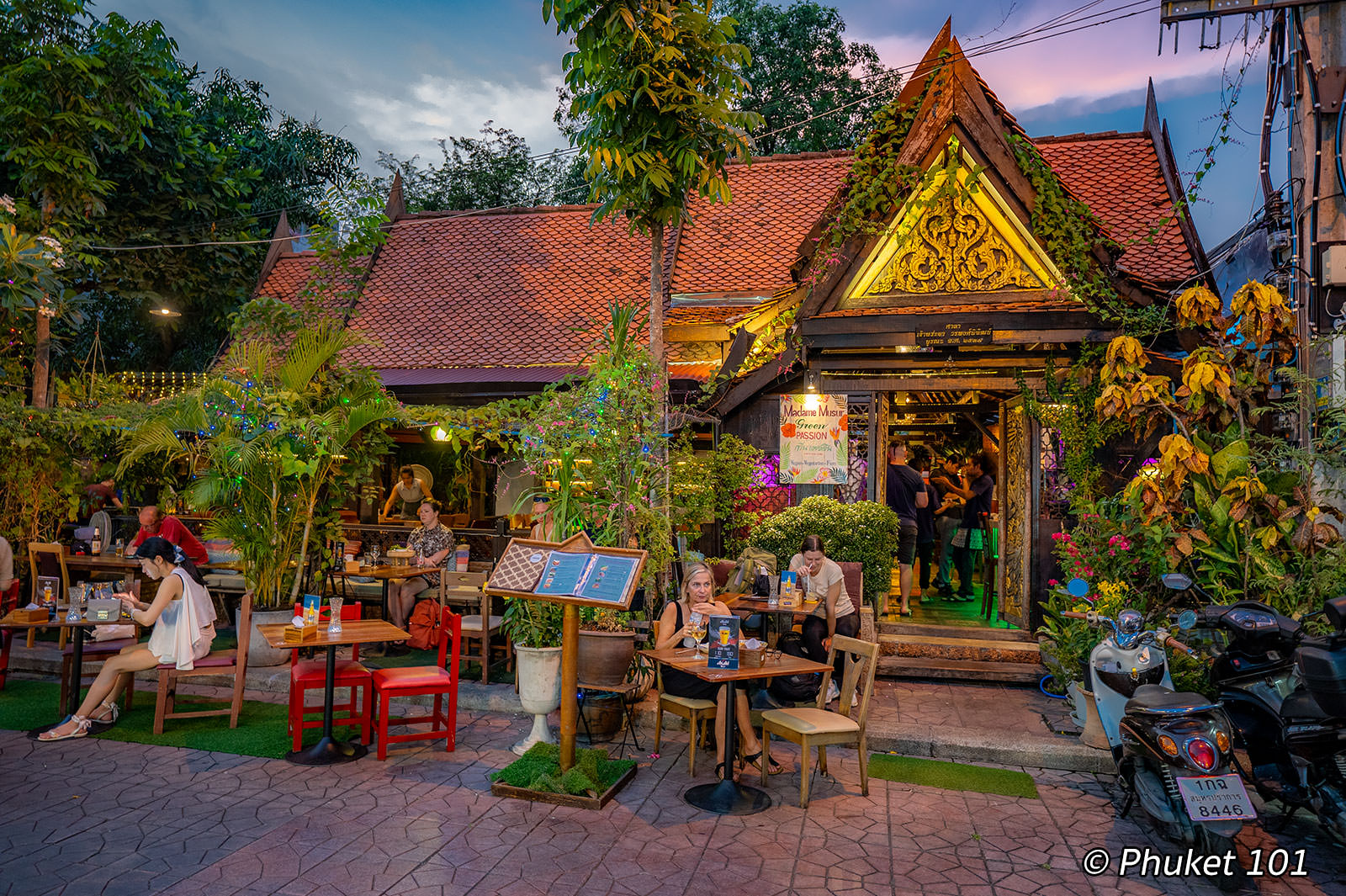 Soi Rambutri in Bangkok