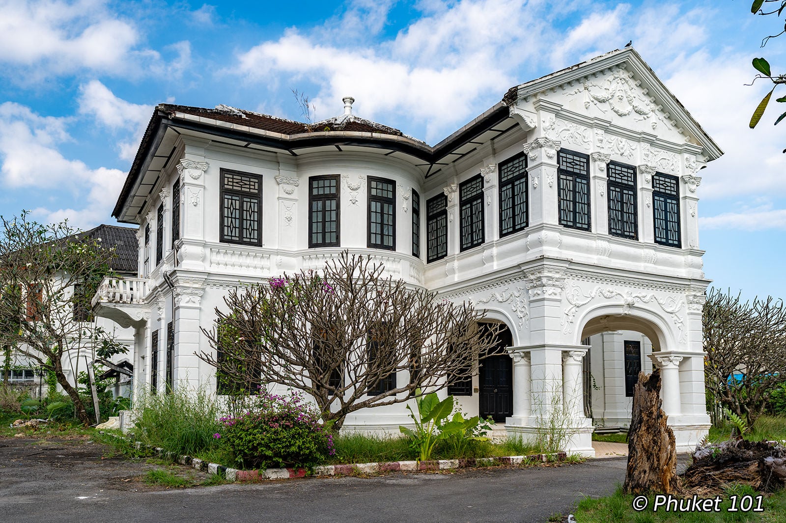 Phra Aram Sakhonkhet Mansion in Phuket Town