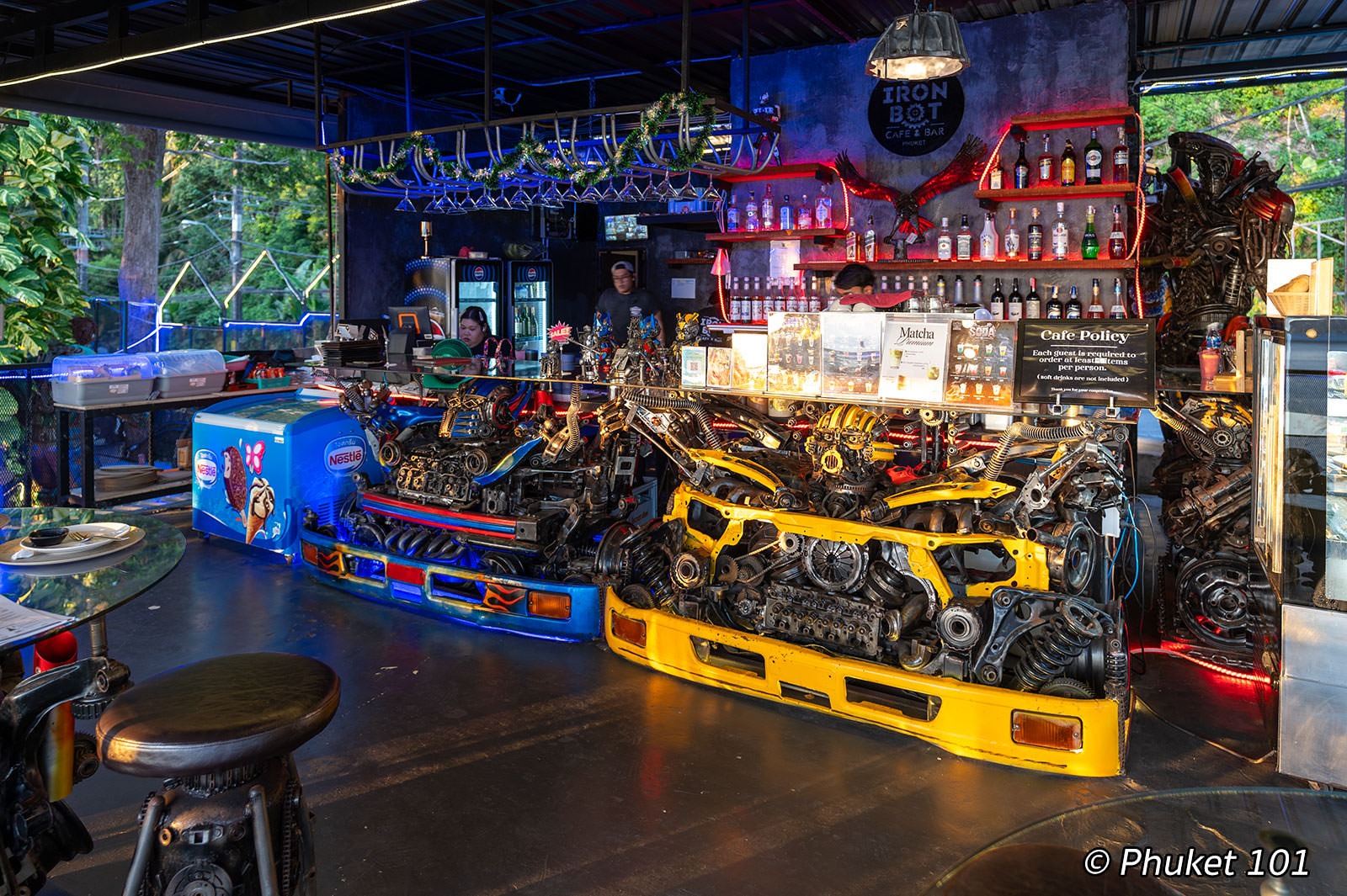 IRON BOT Cafe & Bar Phuket