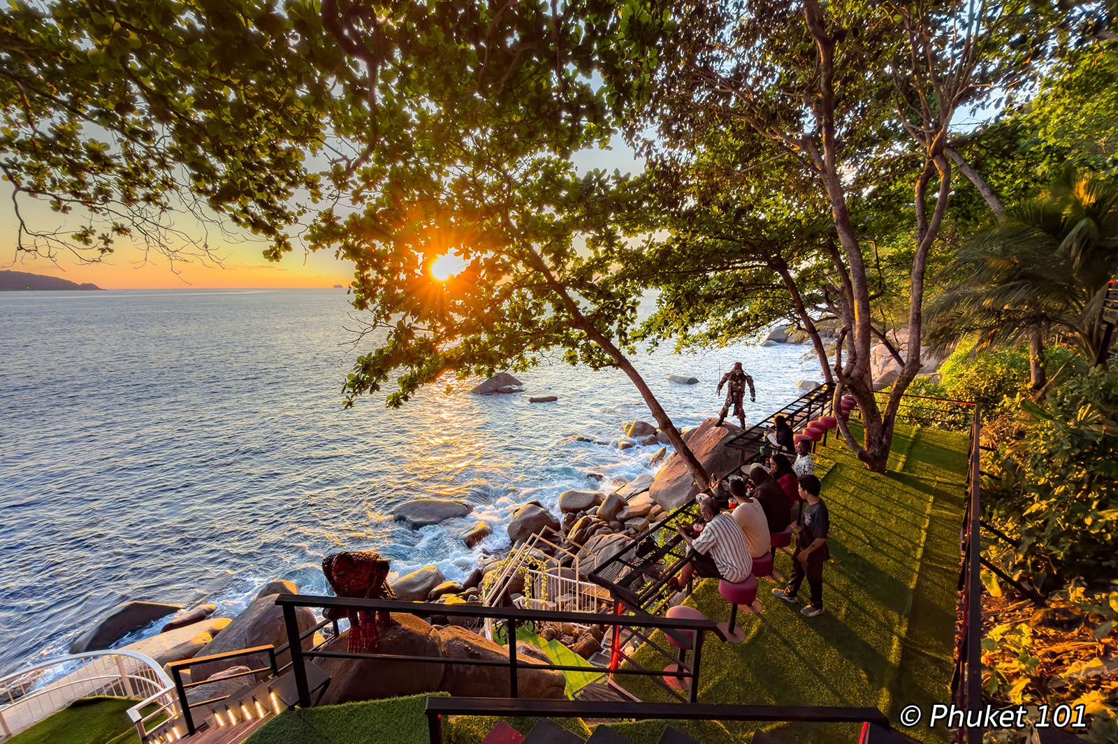 IRON BOT Cafe & Bar Phuket