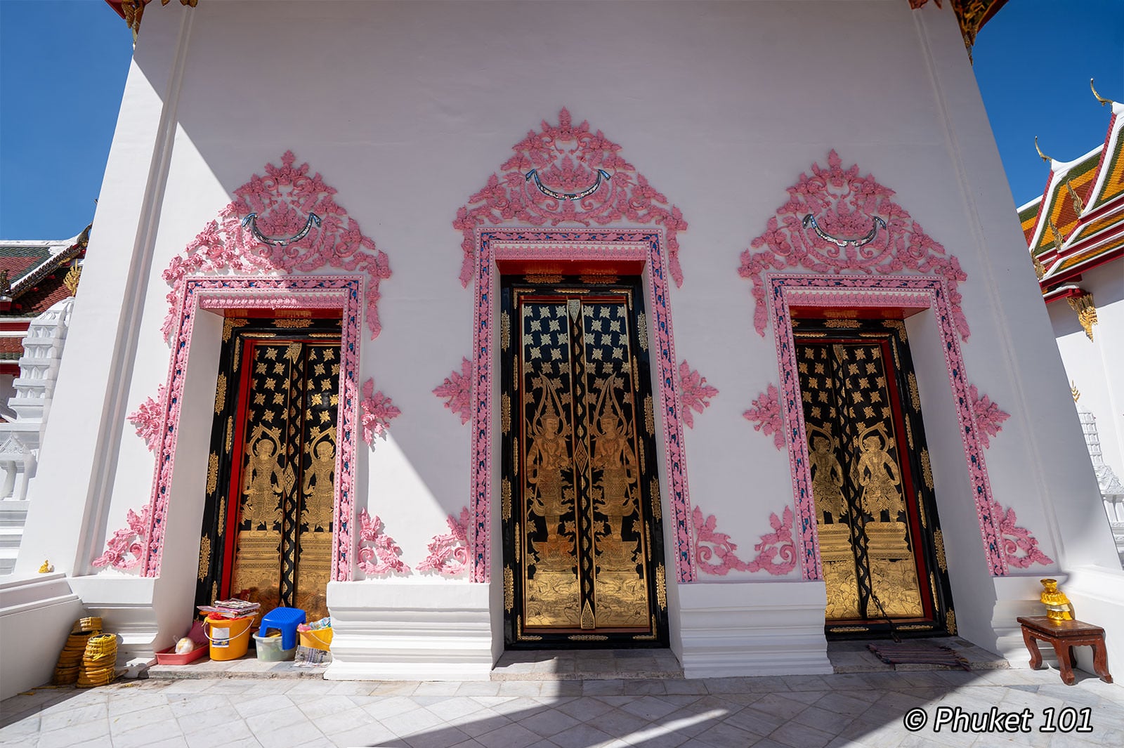 Wat Pathum Khongkha Ratchaworawihan on Song Wat Road in Bangkok
