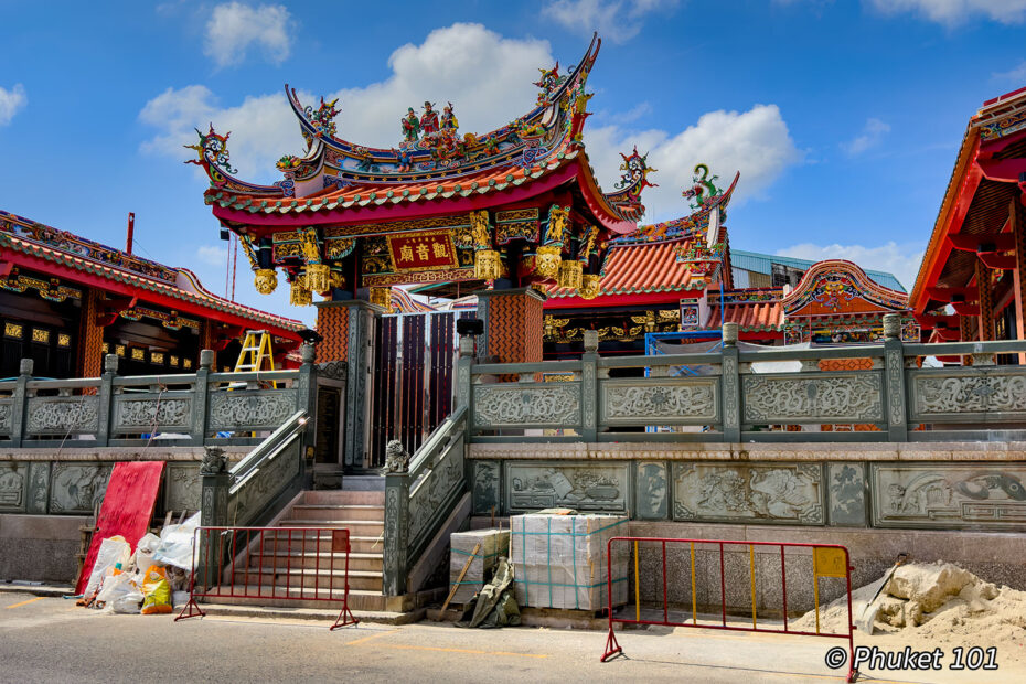 Put Jaw Shrine Phuket Town
