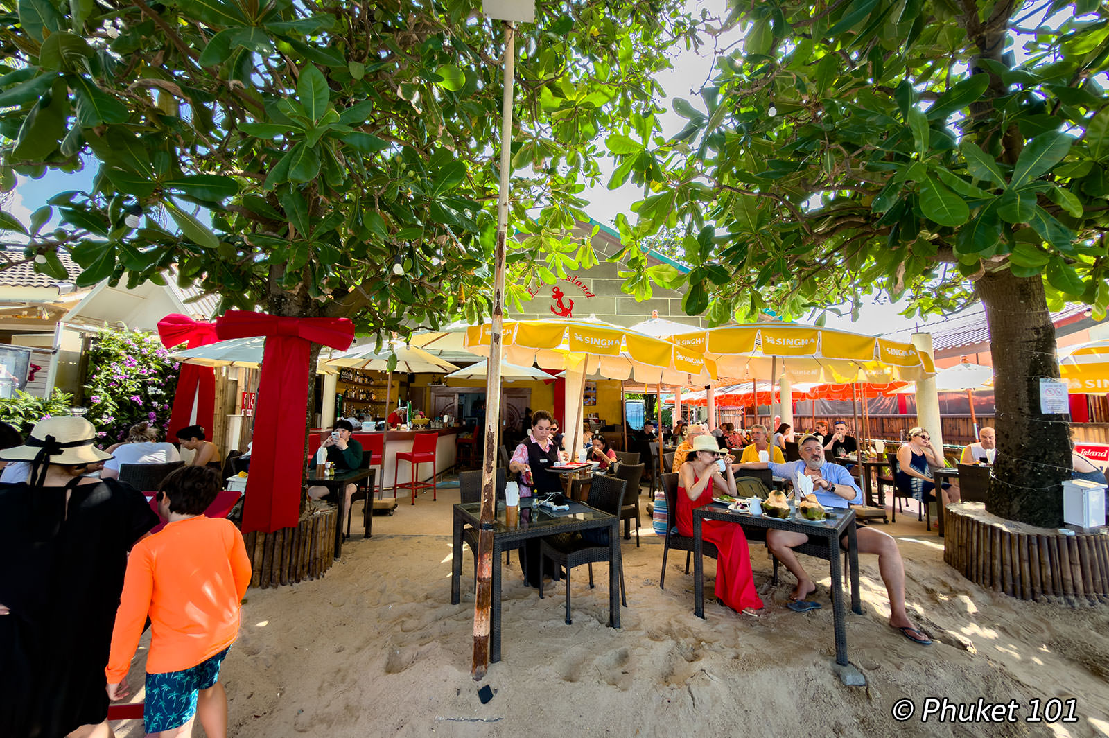 Lillo Island Restaurant & Bar in Kamala Beach