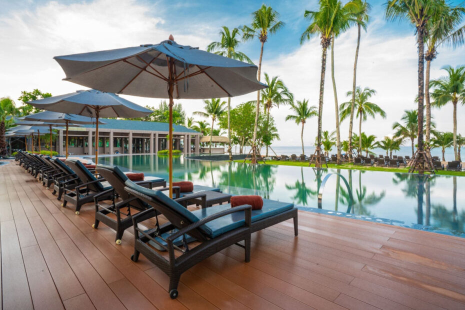 La Flora Khao Lak, Bang Niang Beach