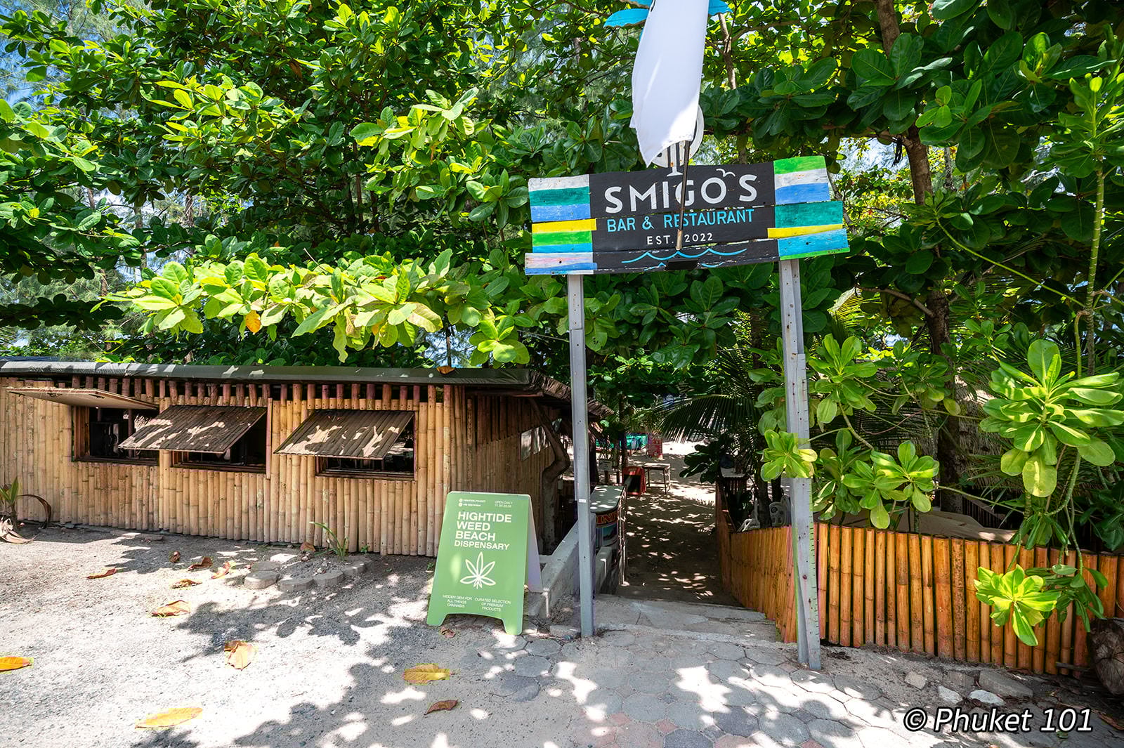 Smigo's Bar & Restaurant on Bang Tao Beach