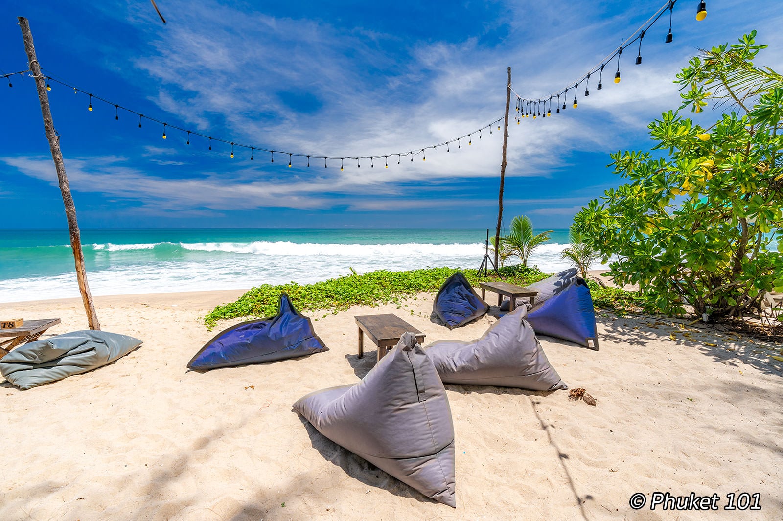 Smigo's Bar & Restaurant on Bang Tao Beach