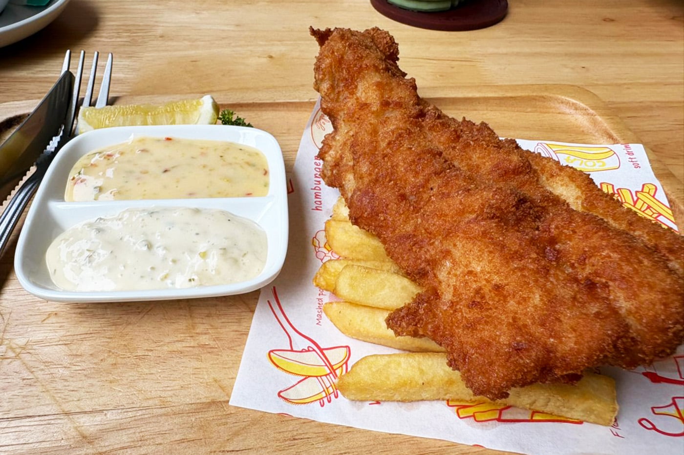 Parrots in the walk-in bird enclosure at Bird For You Phuket
