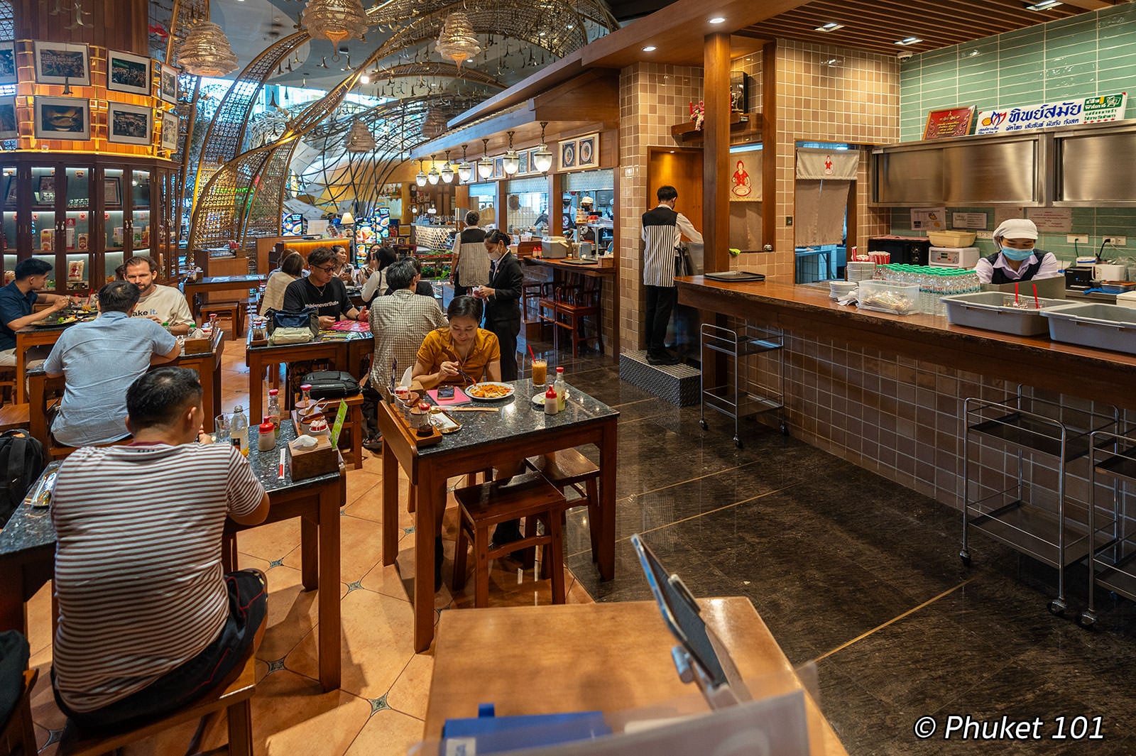 Thipsamai Restaurant IconSiam 4