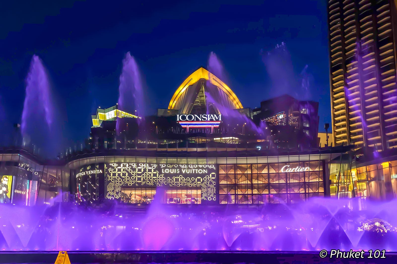 The ICONIC Multimedia Water Features