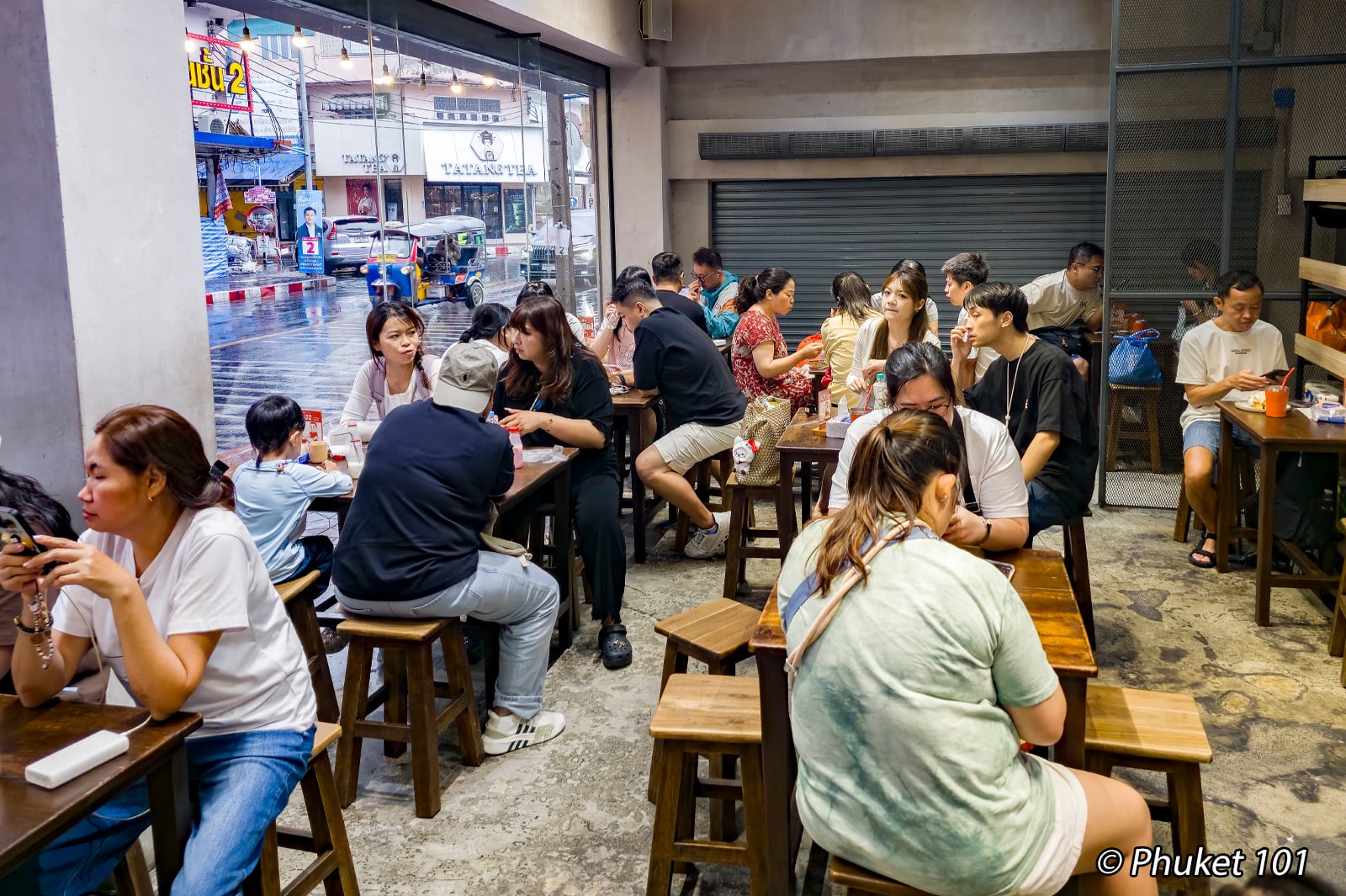 Nueng Nom Nua in Banthatthong Road