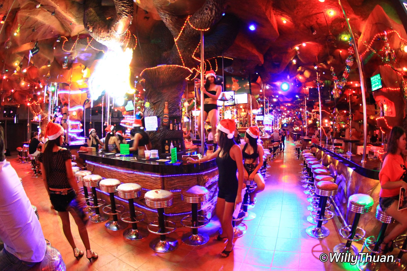 Клубы пхукета. Пхукет Тайгер Club. Тайгер клуб Патонг. Tiger Bar Бангла роуд. Tiger Night Club Phuket.